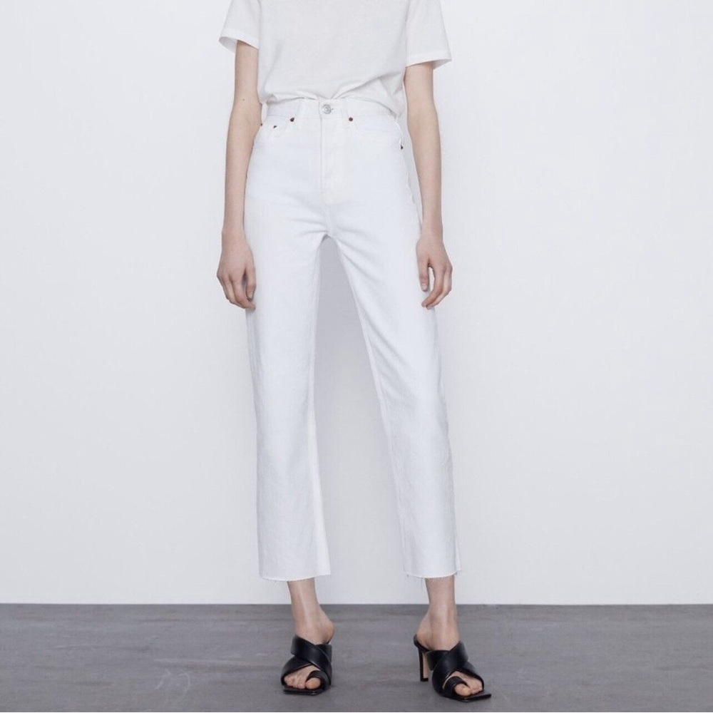 Zara White Raw Hem Straight Leg high-mid Rise Jeans